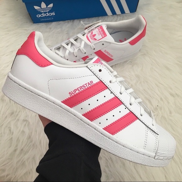 Adidas Superstar Women’s Sneakers - Picture 2 of 8